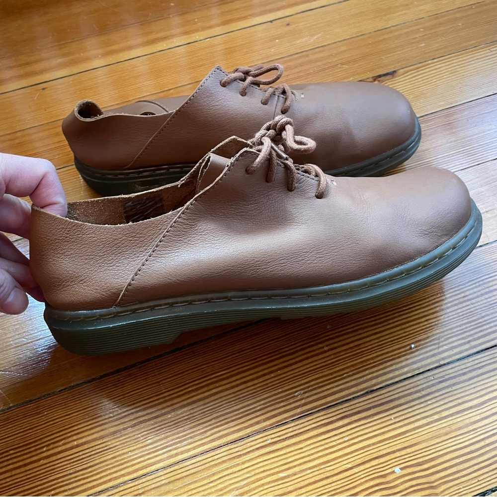 Doc Marten women’s Lorrie II